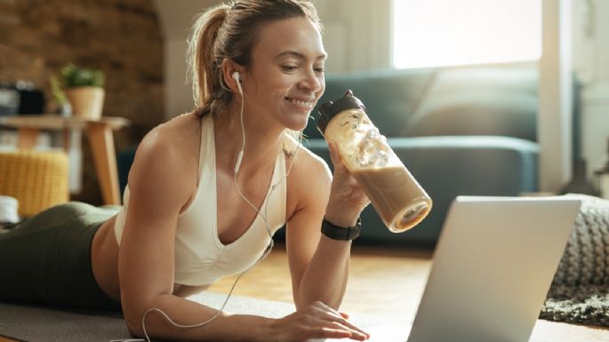 2 batidos de proteína caseros que puedes preparar en casa para aumentar tu masa muscular