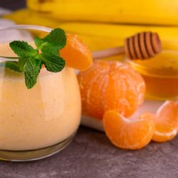 Smoothie de mandarina con plátano la opción perfecta para disfrutar tu mañana