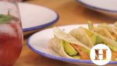 Aprende a preparar unos exquisitos tacos de camarón a la diabla, sigue el paso a paso de esta receta
