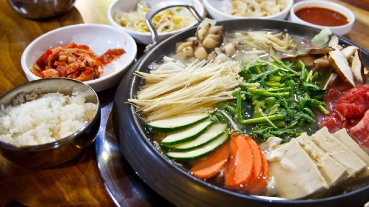 ¿Qué es un hot pot coreano? Receta y datos que debes saber sobre su preparación