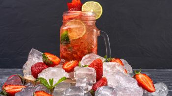 Agua de fresa y chía, receta ideal para refrescarte en estas tardes calurosas