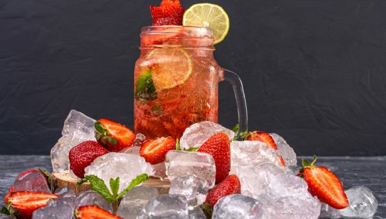 Agua de fresa y chía, receta ideal para refrescarte en estas tardes calurosas